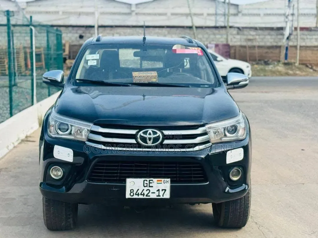 Toyota Hilux 2010 Black