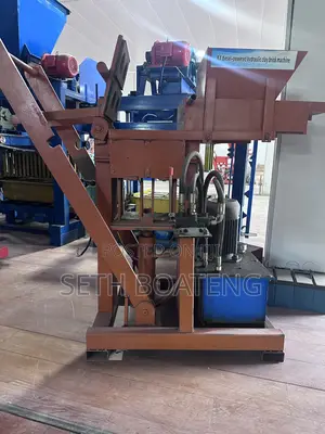 Hydraulic Clay and Bricks Making Machine for Quick Sale