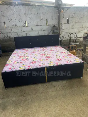 Adepa Queen Size Bed
