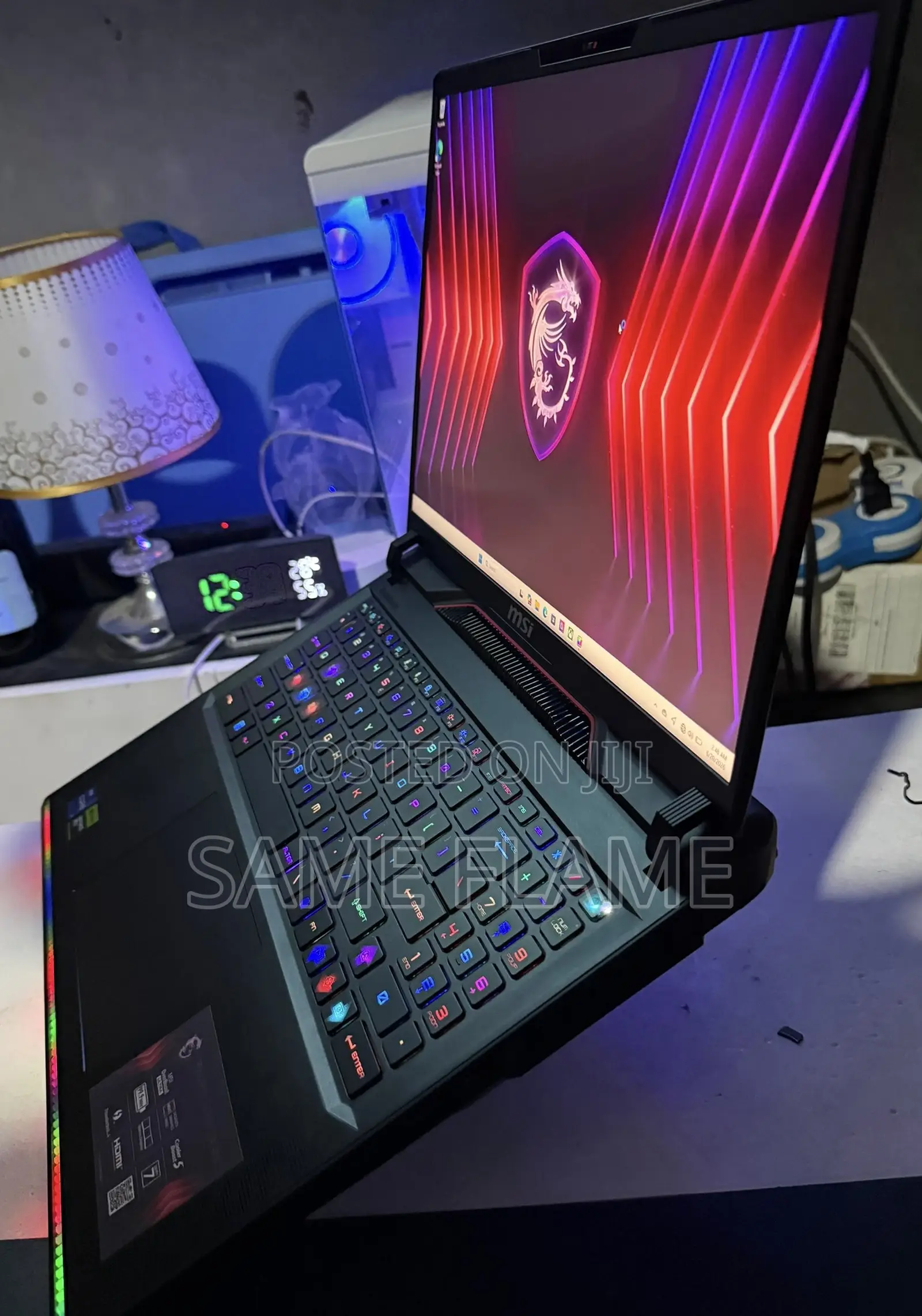 Laptop MSI Raider GE68HX 13VI-202US 16GB Intel Core i7 SSD 1.5T