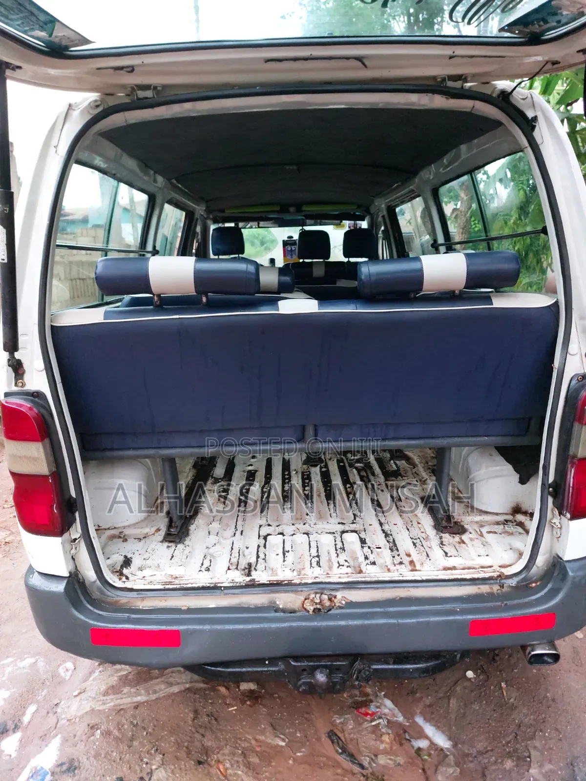 Toyota HiAce 220 2007 Red