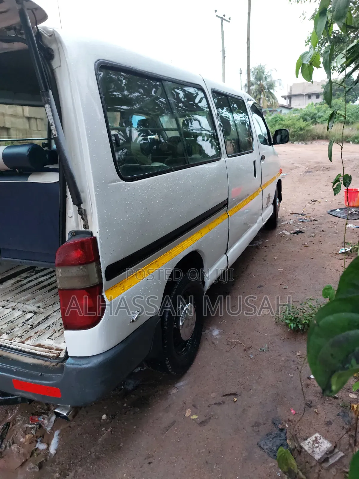 Toyota HiAce 220 2007 Red