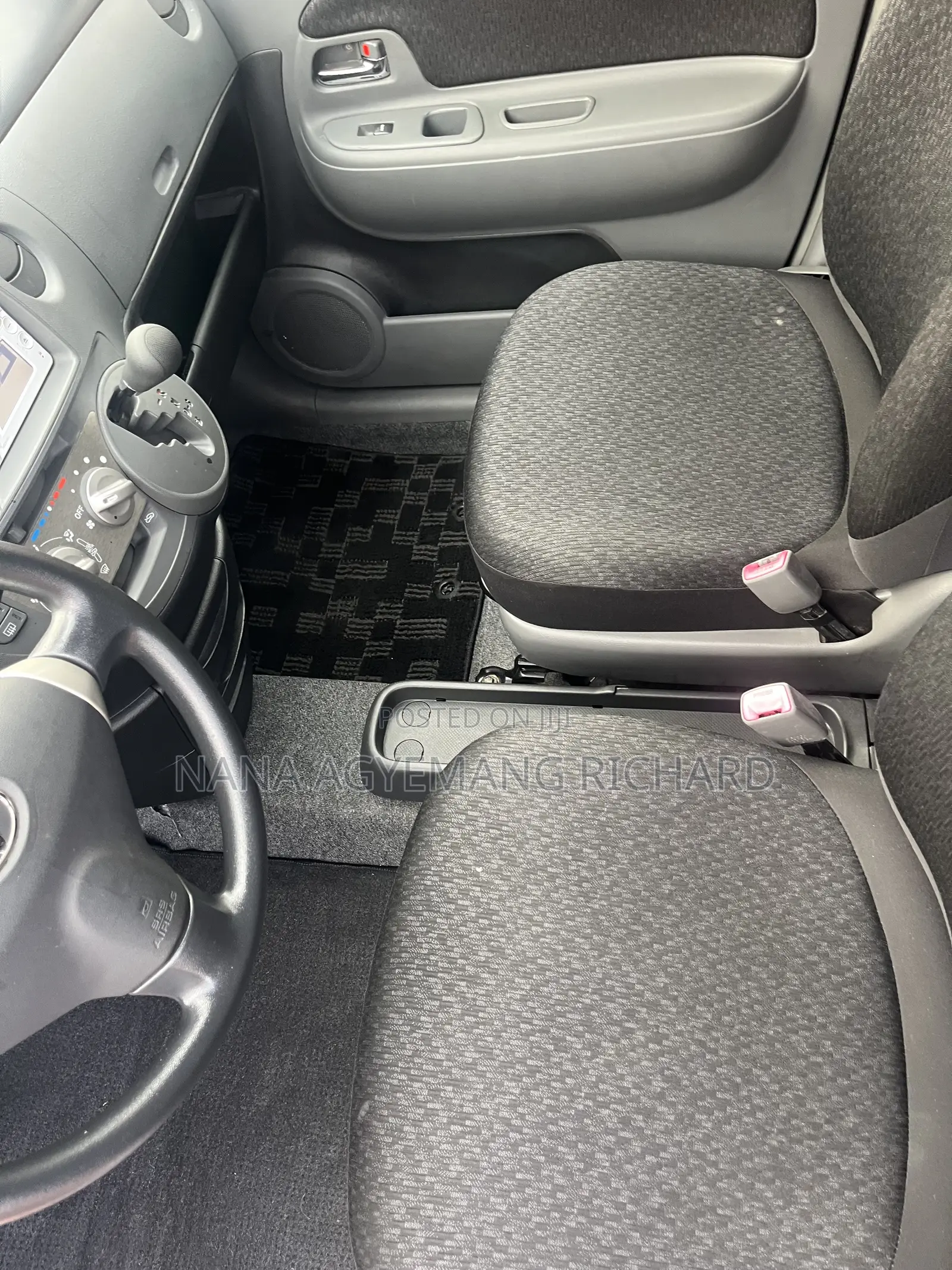 Toyota Sienta 1.5 FWD 2013 Burgundy