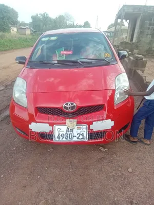 Toyota Vitz 1.3 AWD 5dr 2010 Red