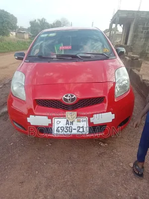 Toyota Vitz 1.3 AWD 5dr 2010 Red