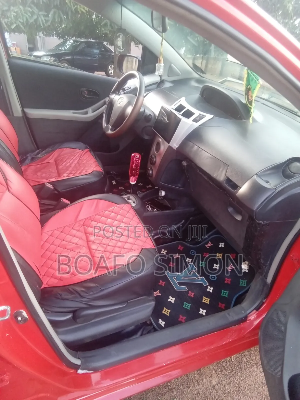 Toyota Vitz 1.3 AWD 5dr 2010 Red