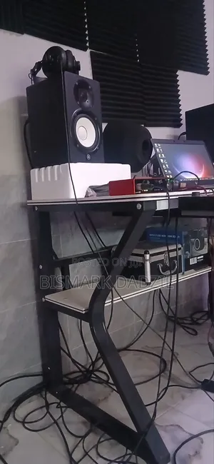 Full Studio Setup,Yamaha,Scarlet,Gaming Table and Chair