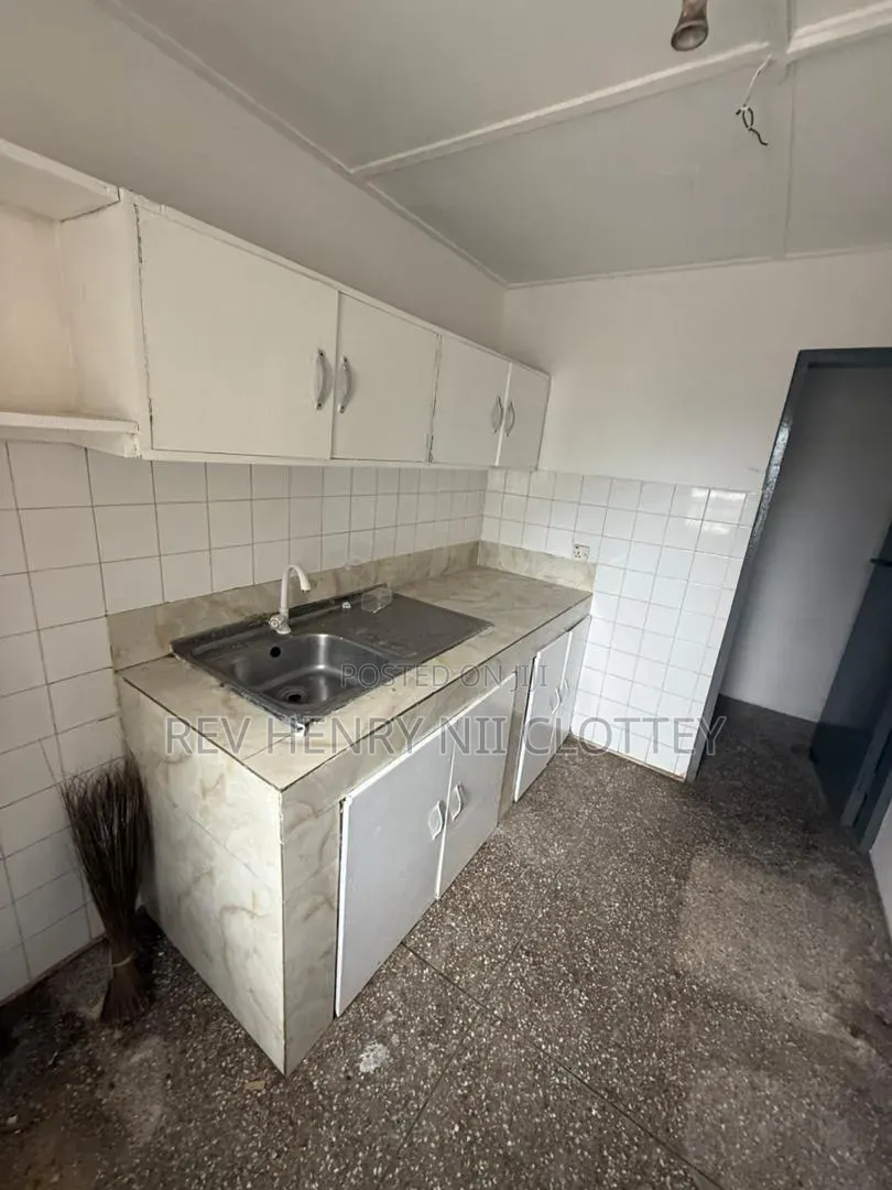 4bdrm Apartment in Hnc Properties, Abrantie for rent