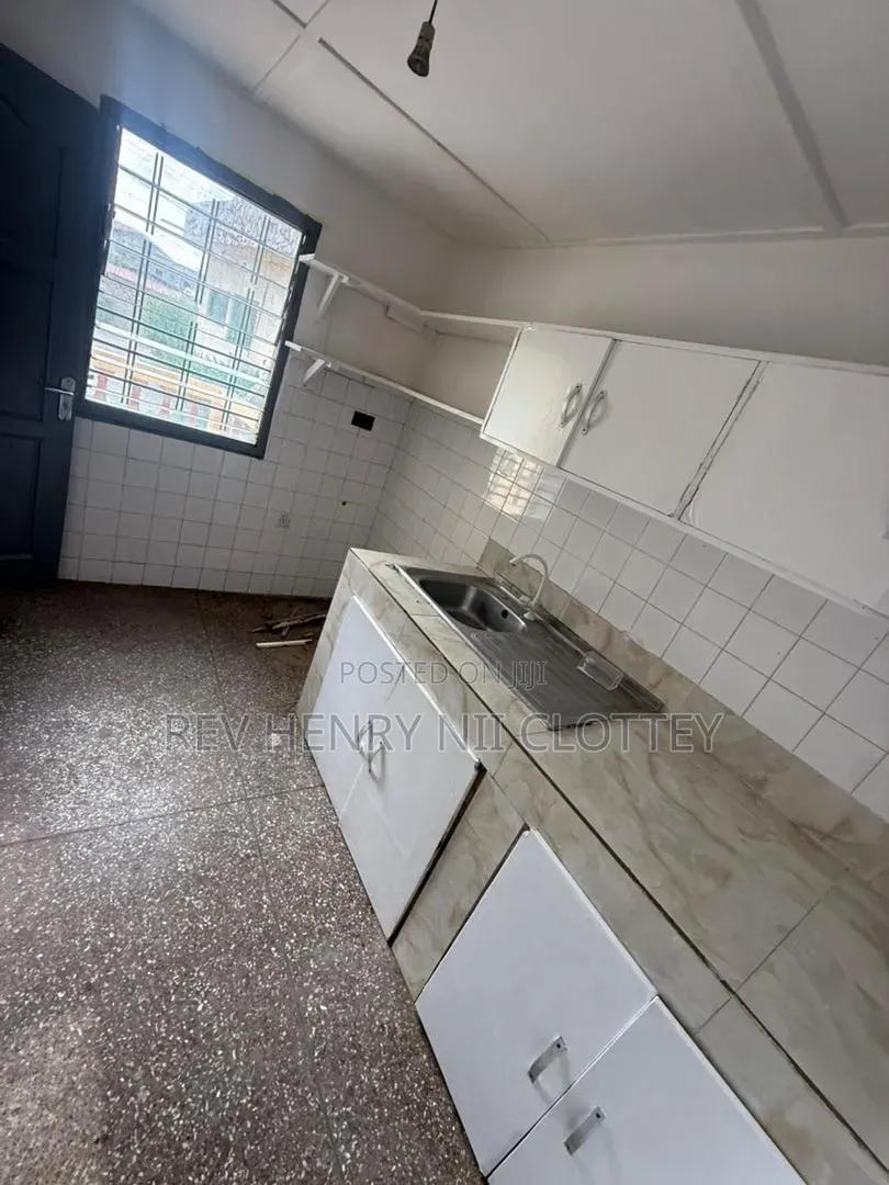 4bdrm Apartment in Hnc Properties, Abrantie for rent