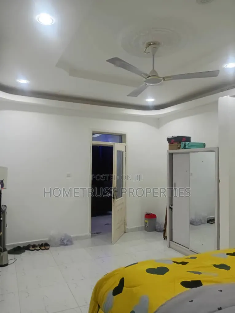 5bdrm Duplex in Amasaman Achiaman for sale