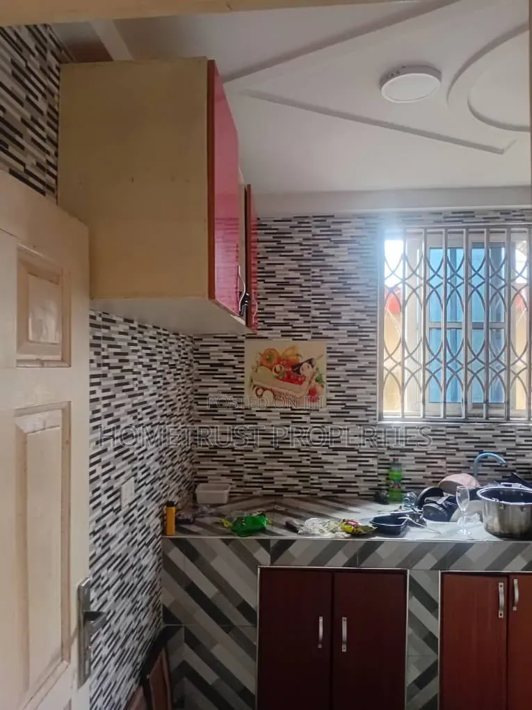 5bdrm Duplex in Amasaman Achiaman for sale