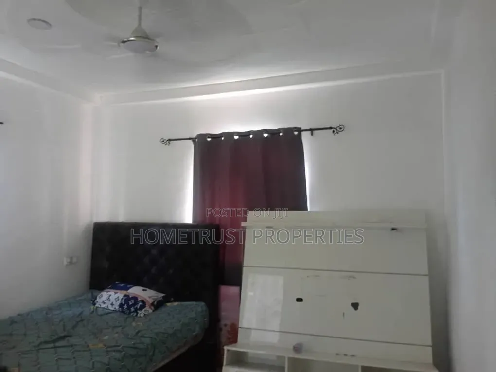 5bdrm Duplex in Amasaman Achiaman for sale