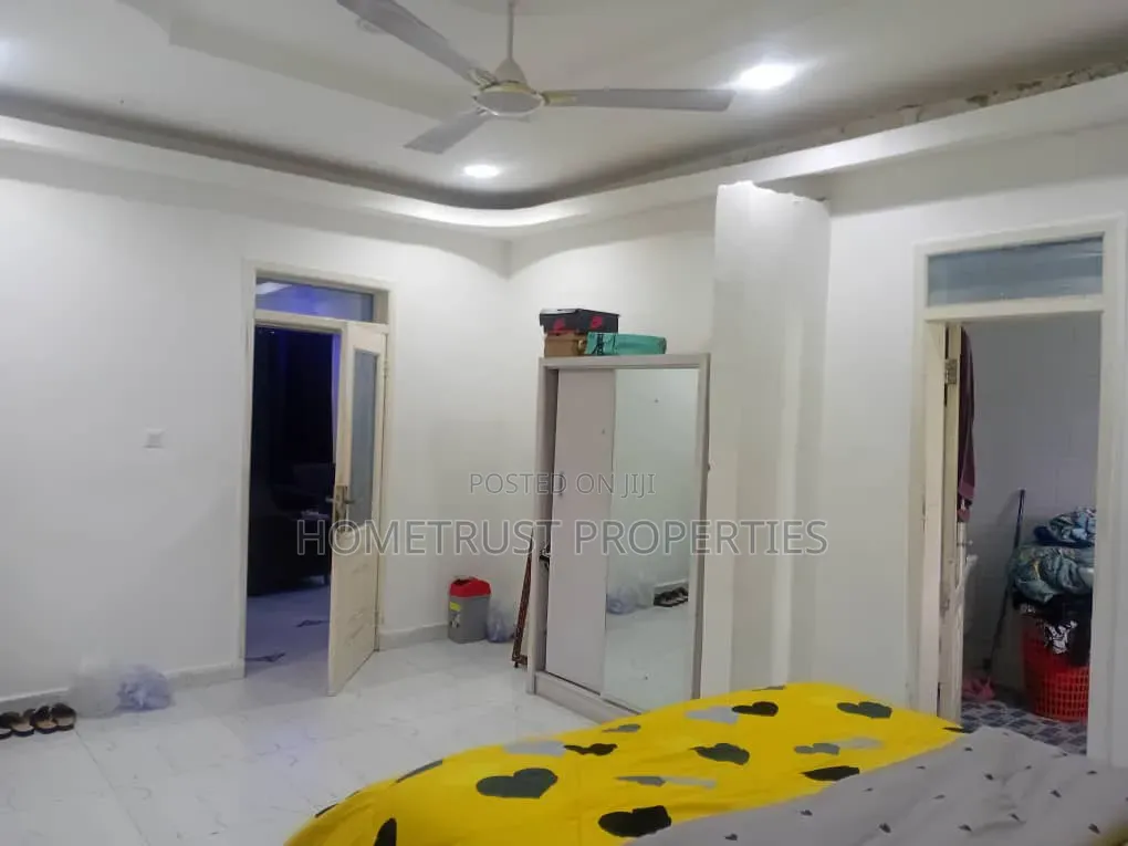 5bdrm Duplex in Amasaman Achiaman for sale