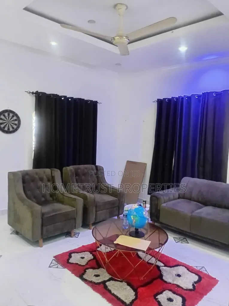5bdrm Duplex in Amasaman Achiaman for sale