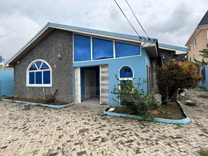 4bdrm House in Awoshie, Abrantie for sale