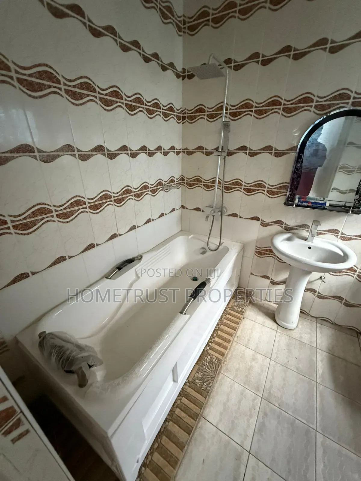 4bdrm House in Awoshie, Abrantie for sale