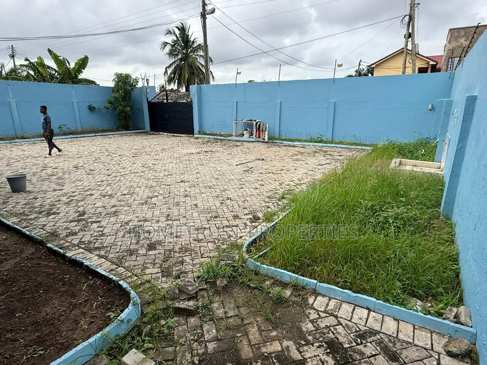 4bdrm House in Awoshie, Abrantie for sale