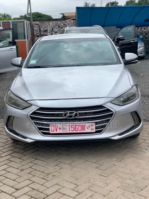 Hyundai Elantra 2018 Silver