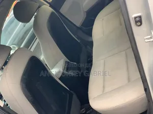 Hyundai Elantra 2018 Silver