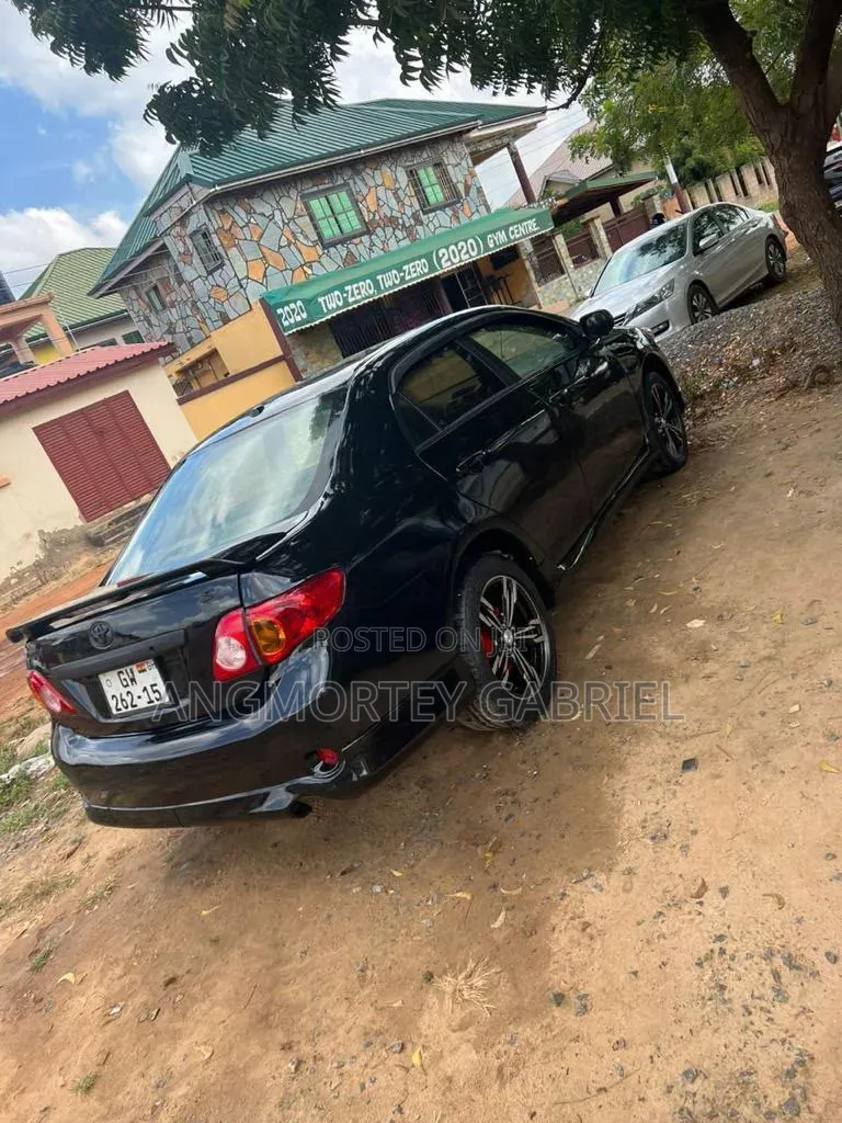 Toyota Corolla 2010 Black