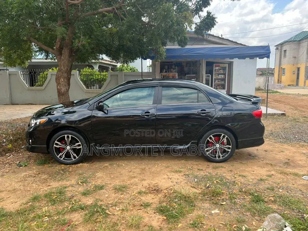 Toyota Corolla 2010 Black