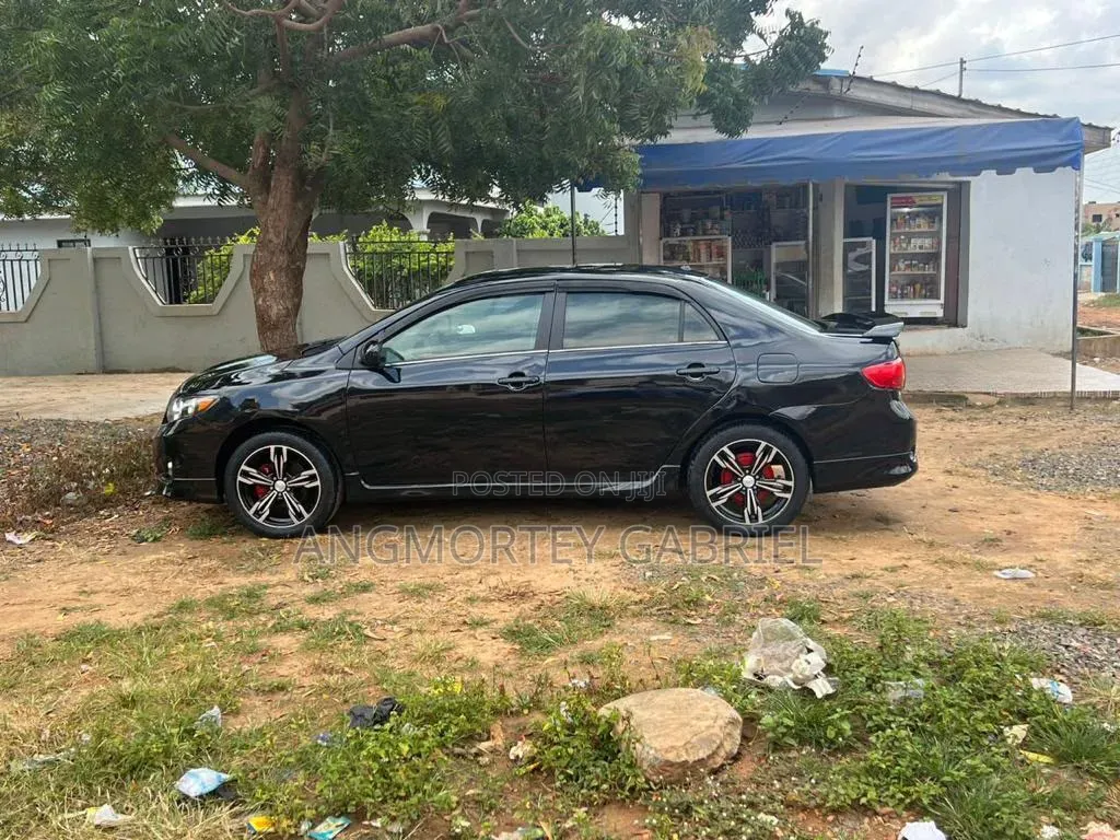 Toyota Corolla 2010 Black