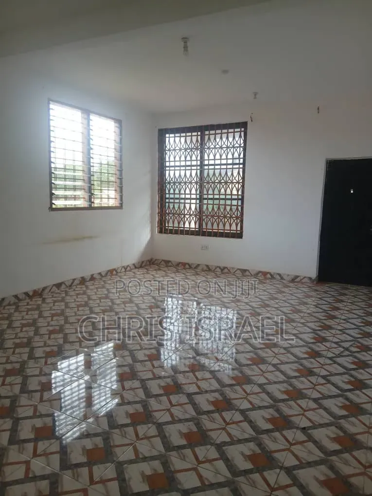 1bdrm Room & Parlour in Oyibi Estate, Kas Valley Area for rent