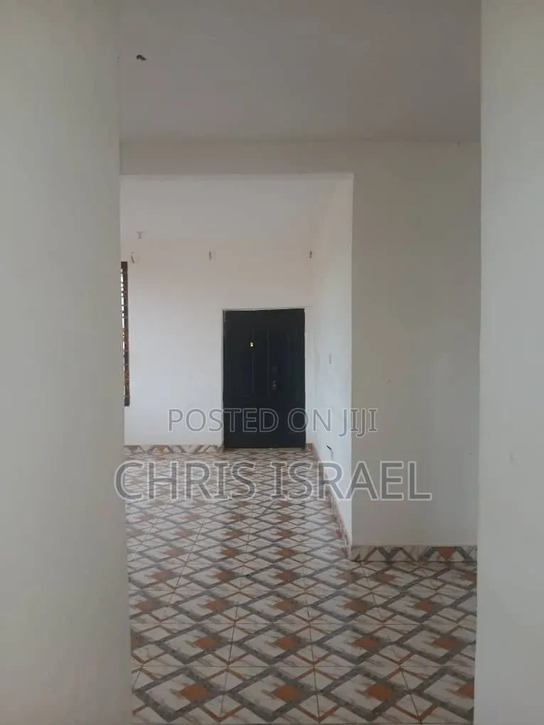 1bdrm Room & Parlour in Oyibi Estate, Kas Valley Area for rent