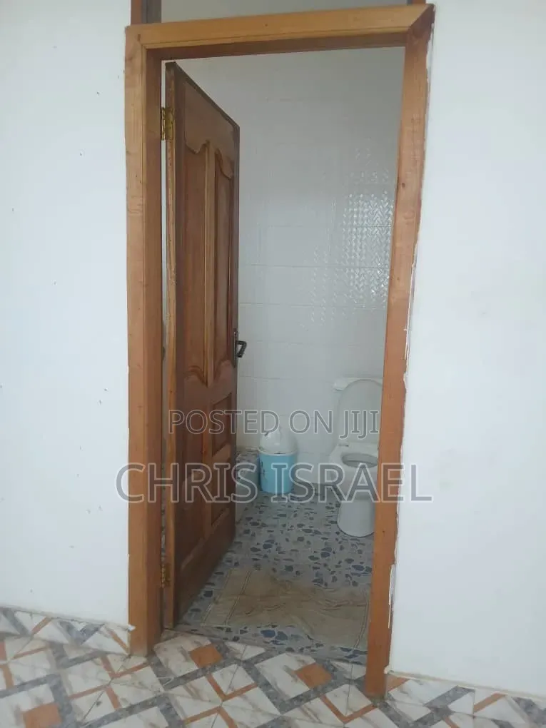 1bdrm Room & Parlour in Oyibi Estate, Kas Valley Area for rent