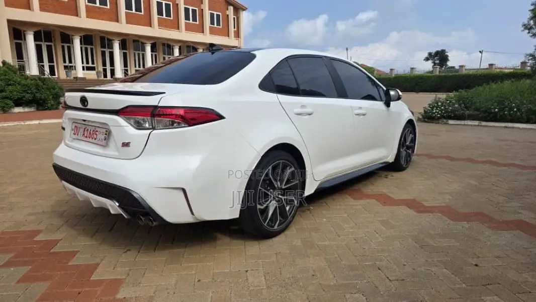 Toyota Corolla 2022 White