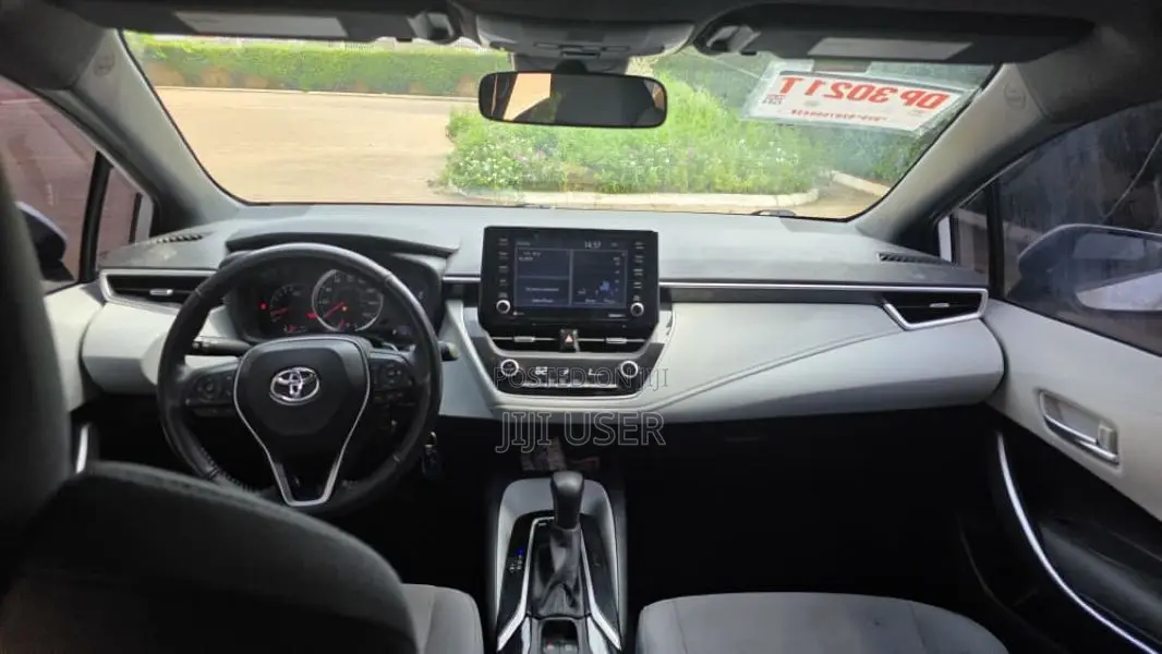 Toyota Corolla 2022 White