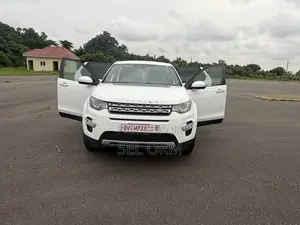 Land Rover Discovery Sport 2016 White