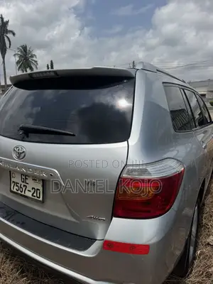 Toyota Highlander SE 2011 Silver