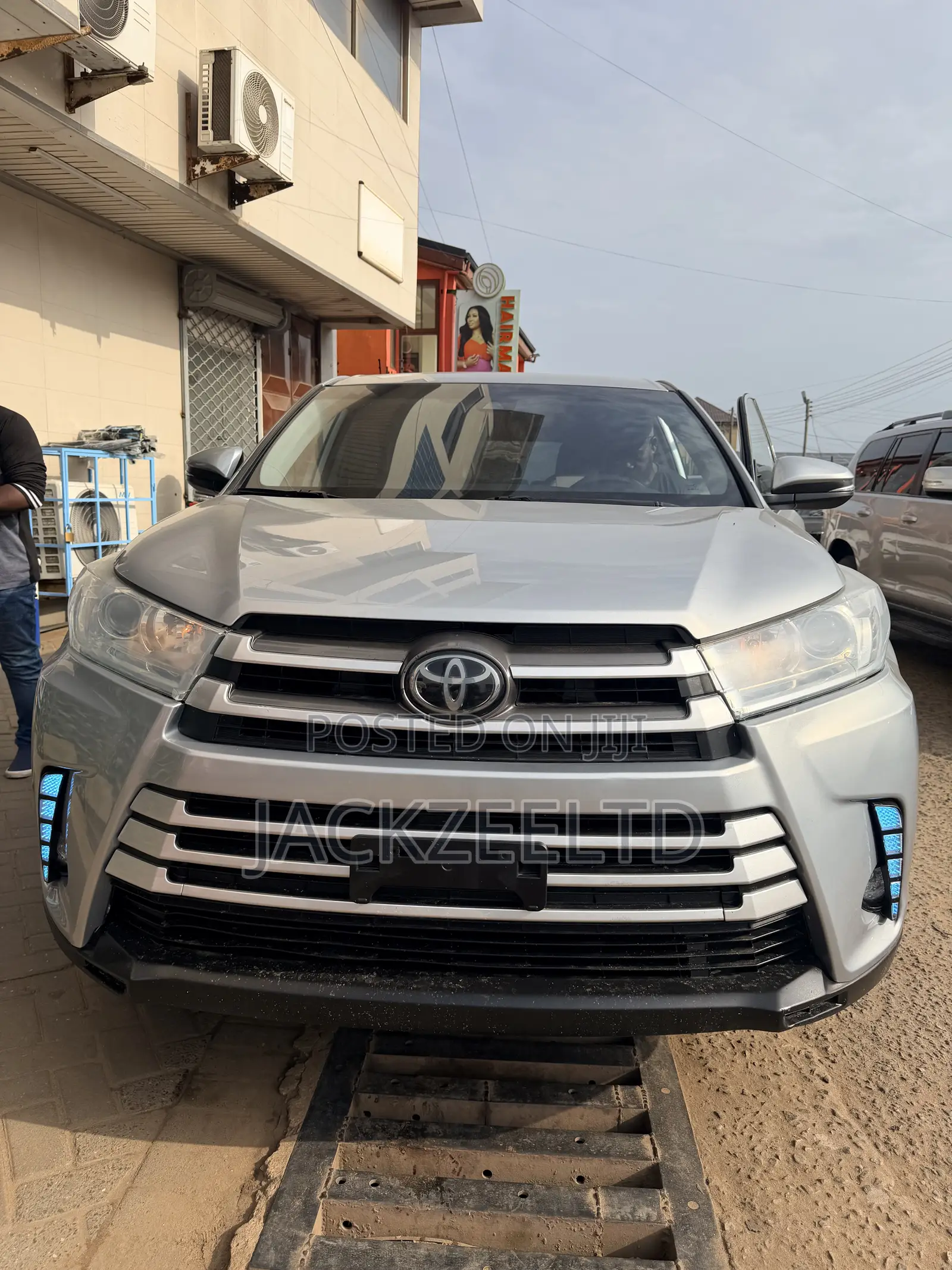 Toyota Highlander LE 4x2 (2.7L 4cyl 6A) 2018 Silver