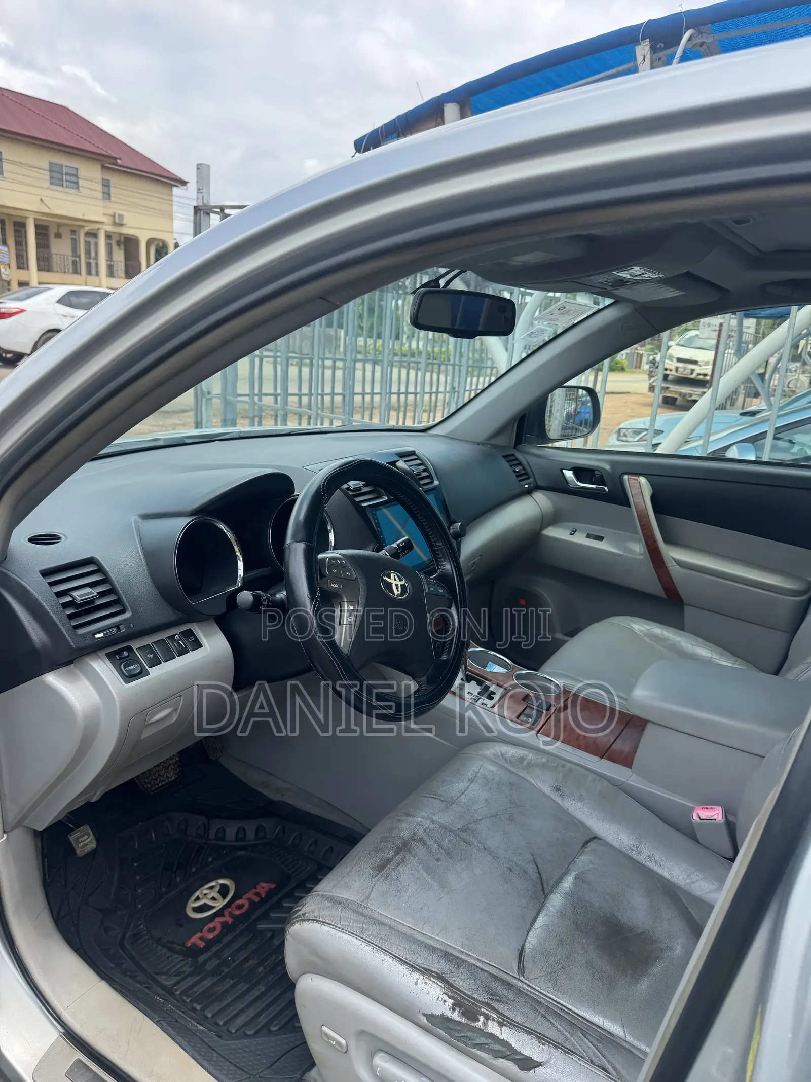Toyota Highlander SE 2011 Silver