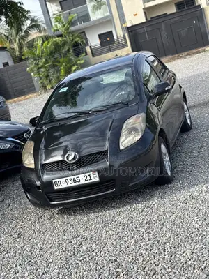 Toyota Vitz 2010 Black