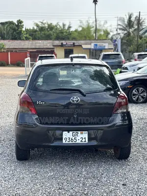 Toyota Vitz 2010 Black