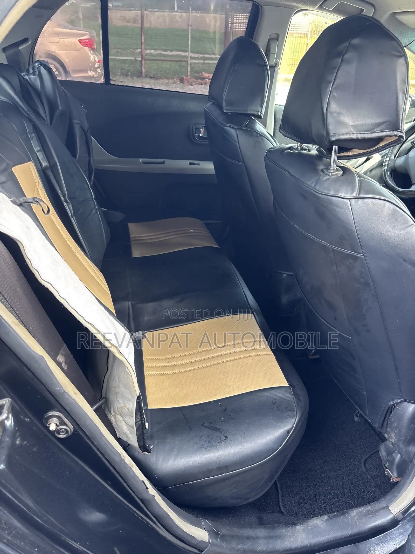 Toyota Vitz 2010 Black