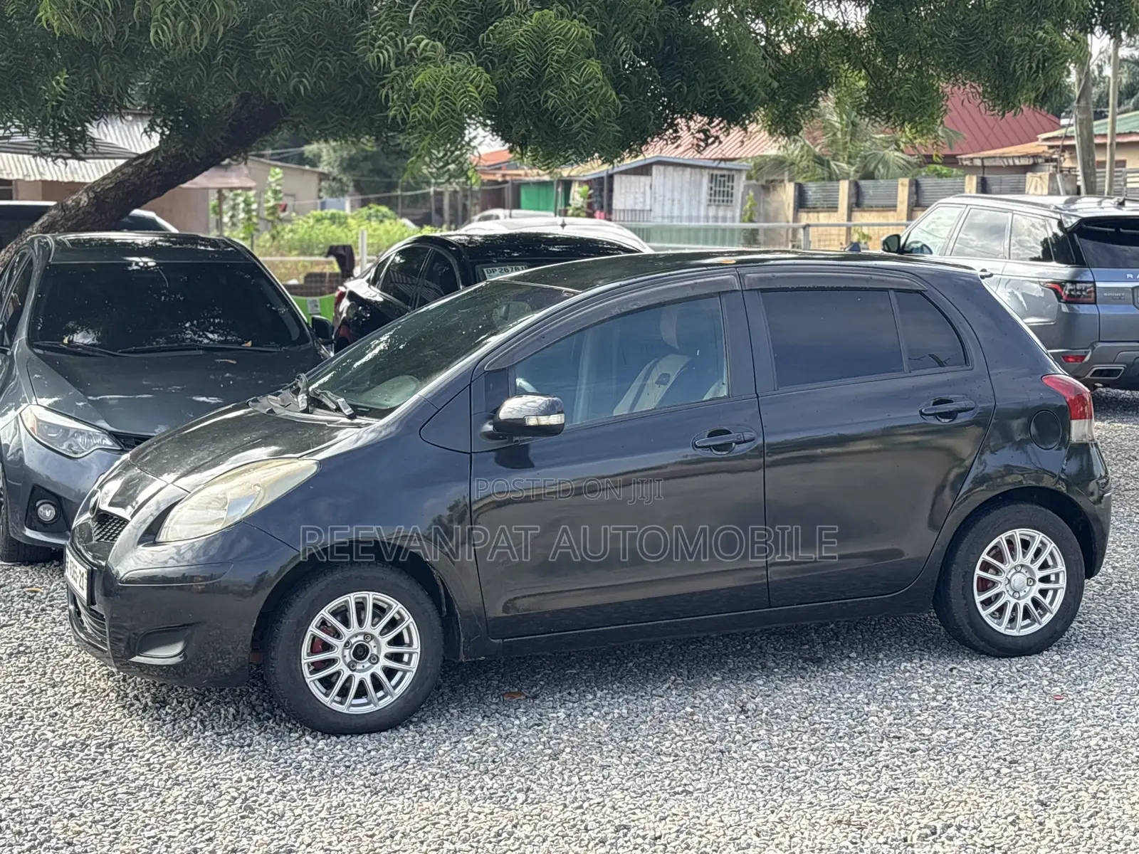 Toyota Vitz 2010 Black