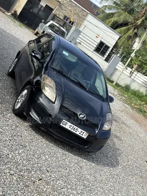Toyota Vitz 2010 Black