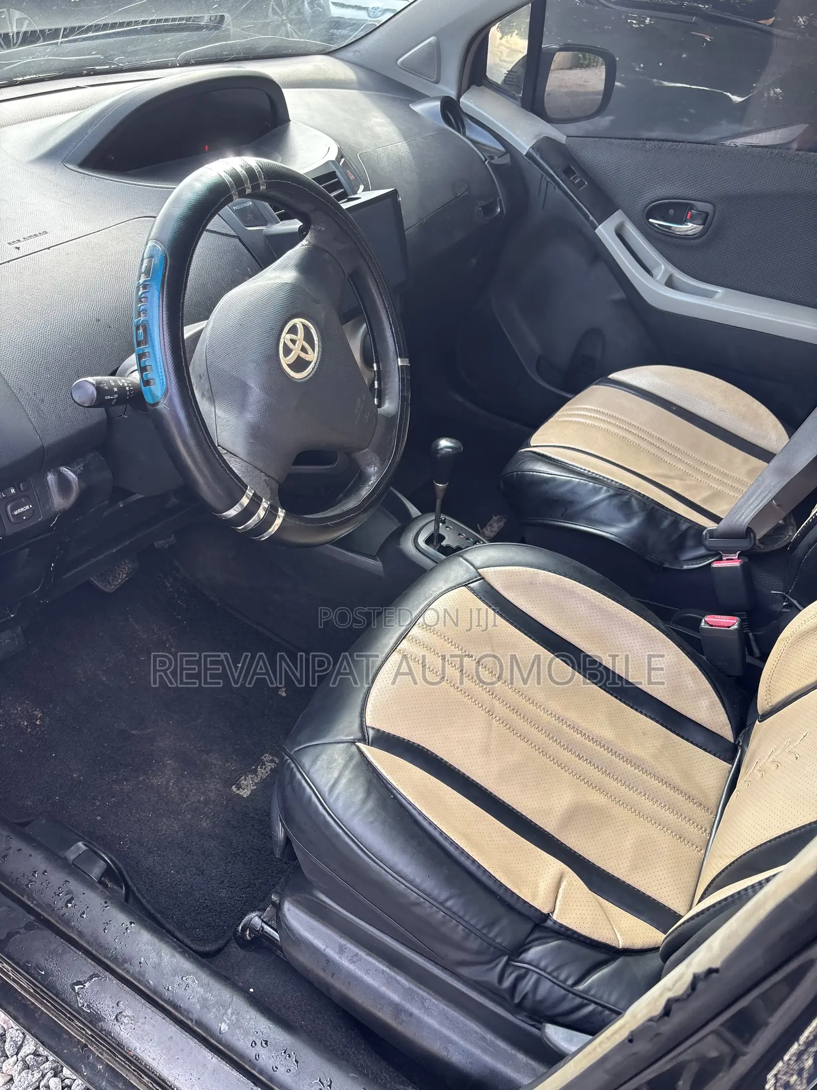 Toyota Vitz 2010 Black