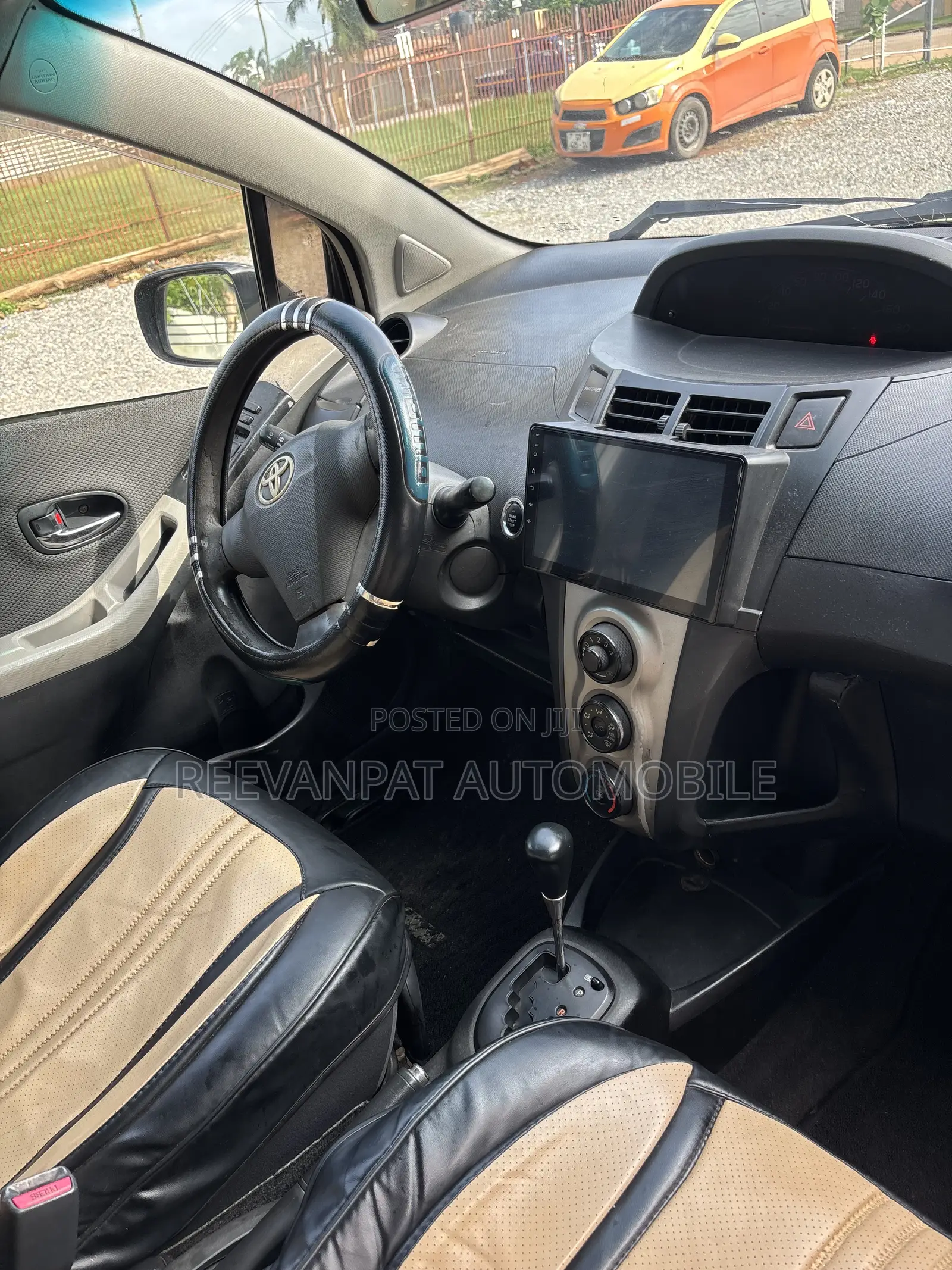 Toyota Vitz 2010 Black