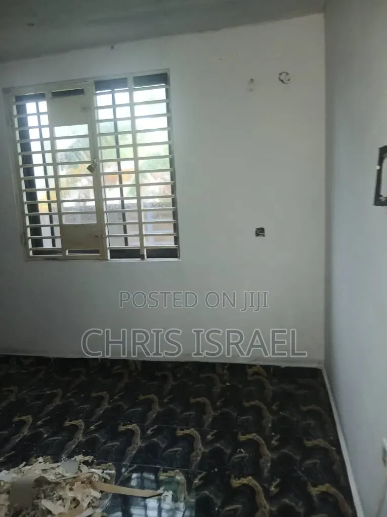 1bdrm Bedsitter in Oyibi Estate, Kas Valley Area for rent