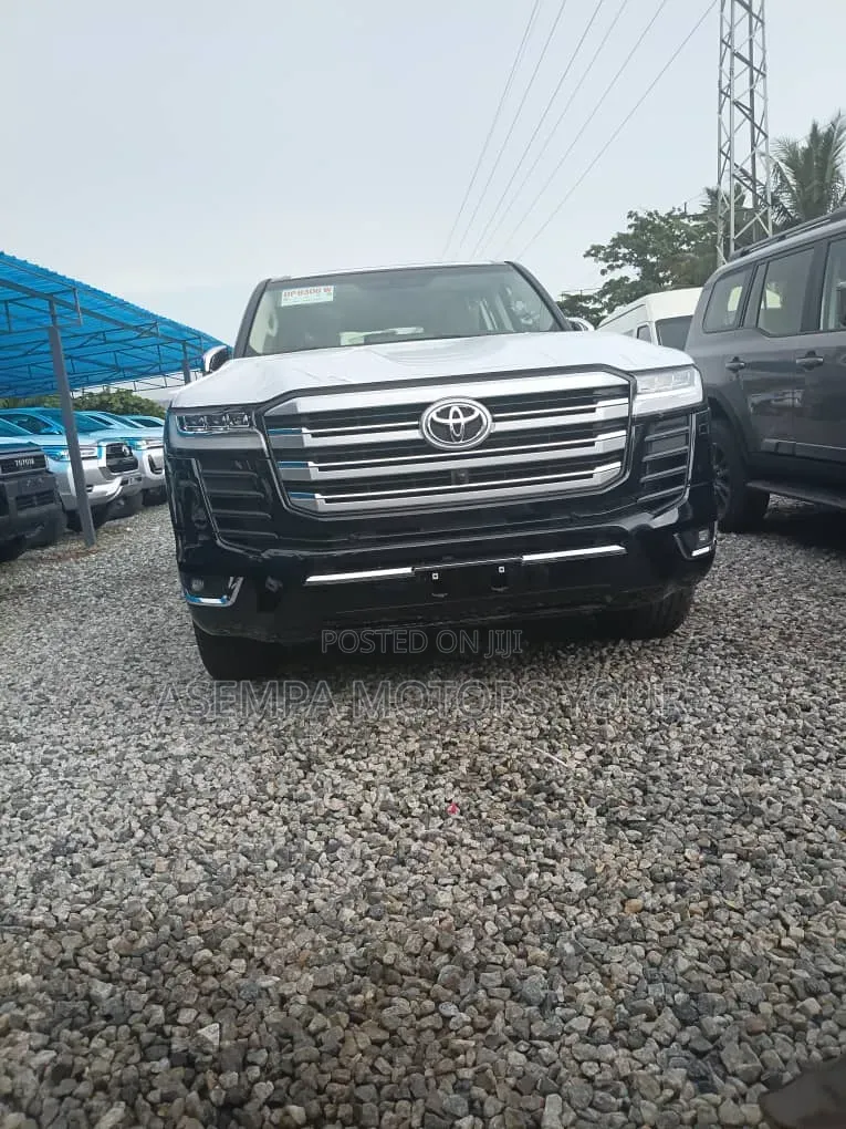 New Toyota Land Cruiser LC250 2025 Black
