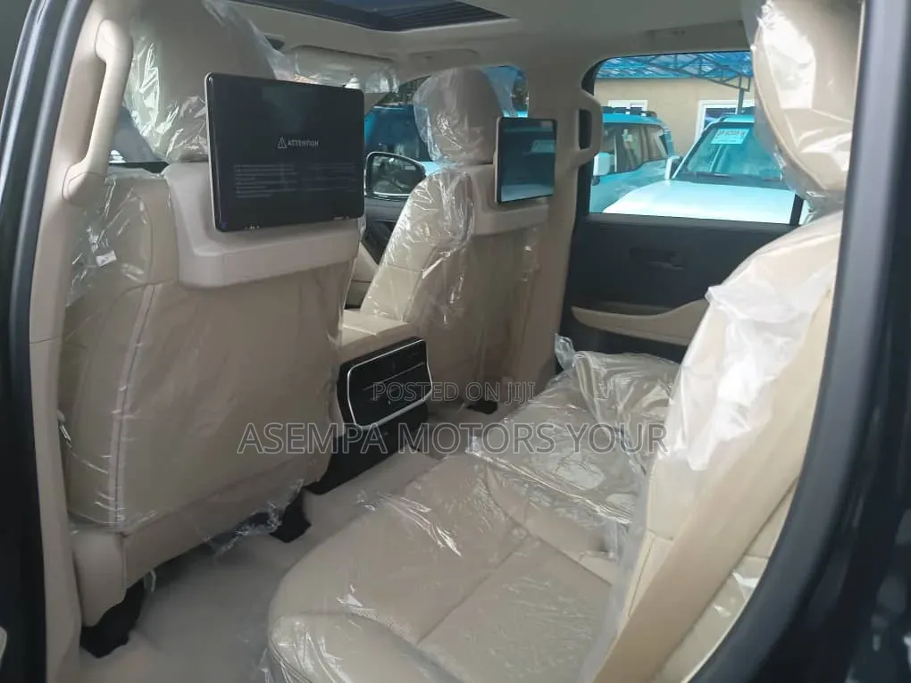 New Toyota Land Cruiser LC250 2025 Black