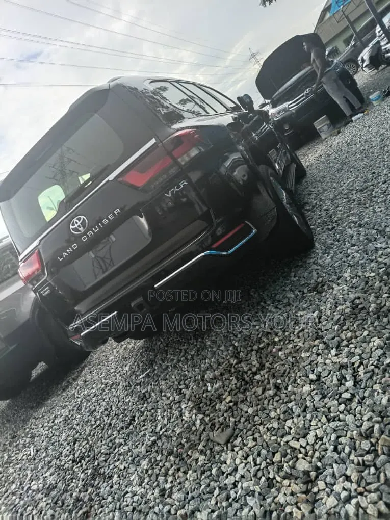 New Toyota Land Cruiser LC250 2025 Black