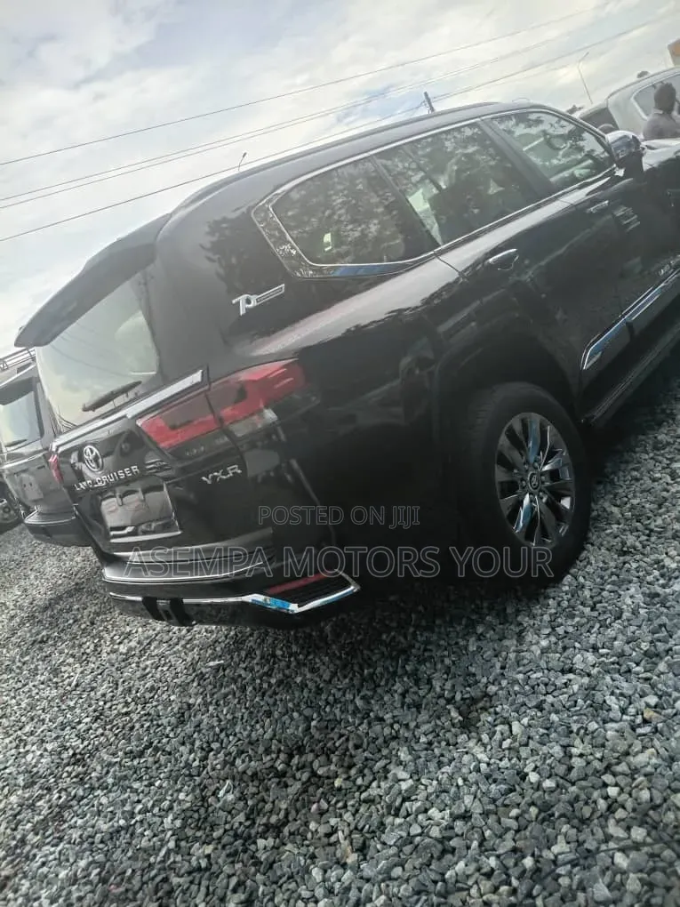 New Toyota Land Cruiser LC250 2025 Black