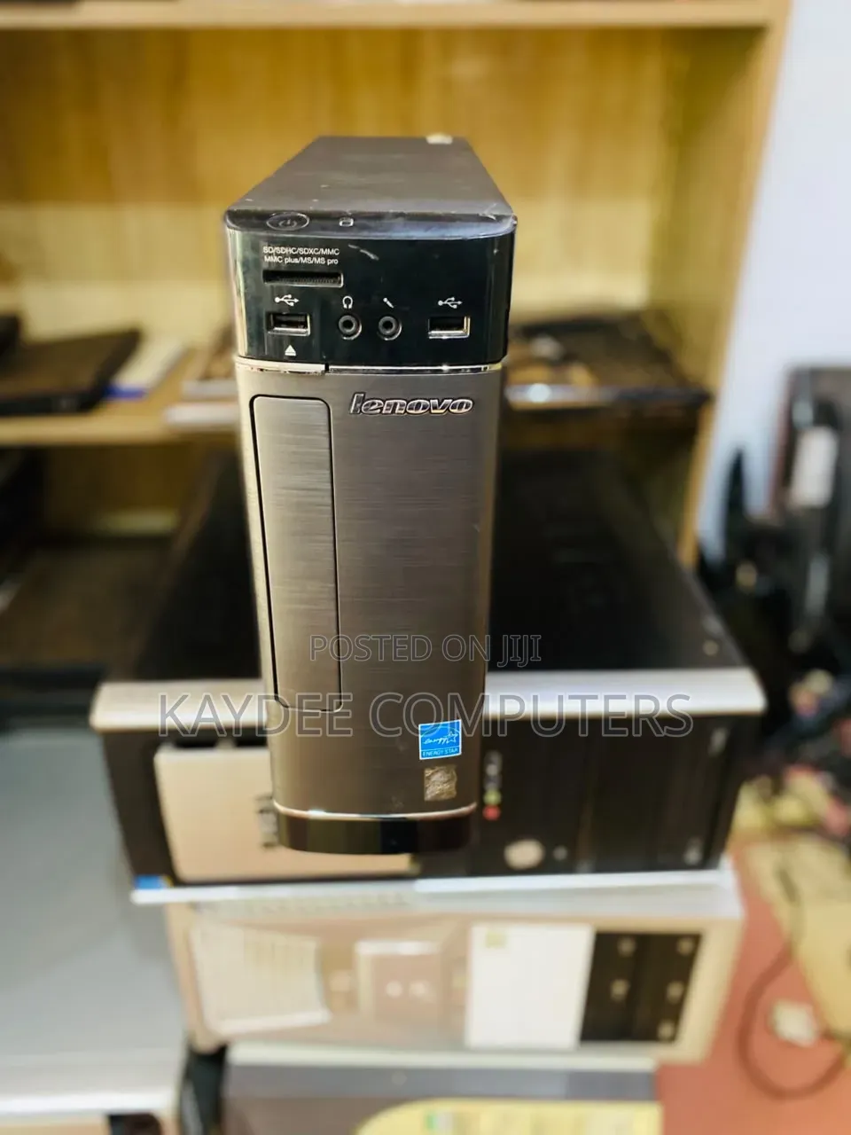 Desktop Computer Lenovo 8GB Intel Core i7 SSD 256GB