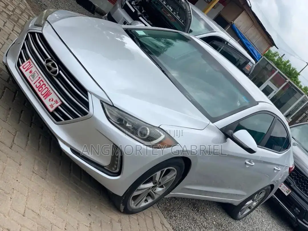 Hyundai Elantra 2018 Silver