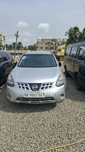 Nissan Rogue S 4dr SUV (2.5L 4cyl CVT) 2014 Silver